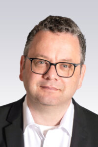 Dr. Oliver Niedostadek